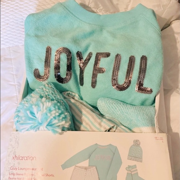 Holiday Gift Set - Picture 1 of 2